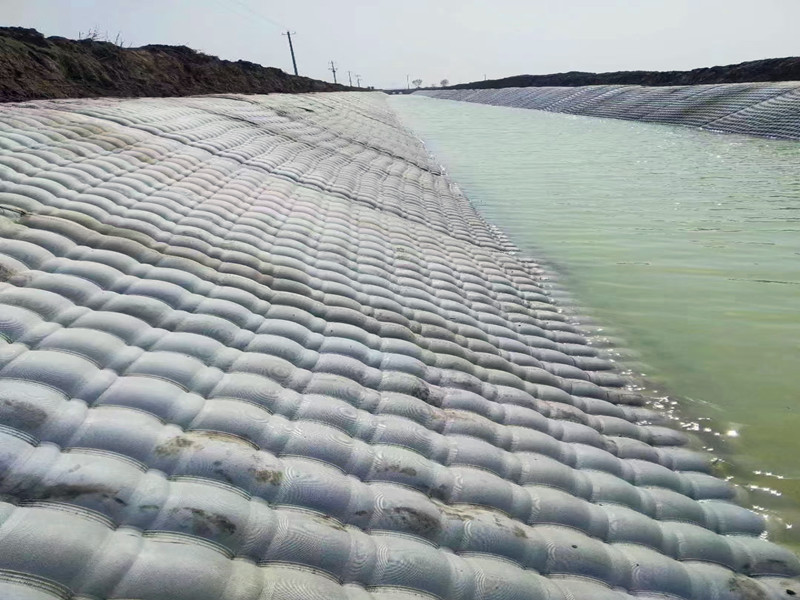 山东佳诺工程材料有限公司为您介绍土工模袋如何施工